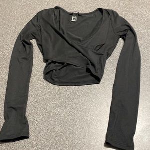 Forever 21 women’s black crop top size small